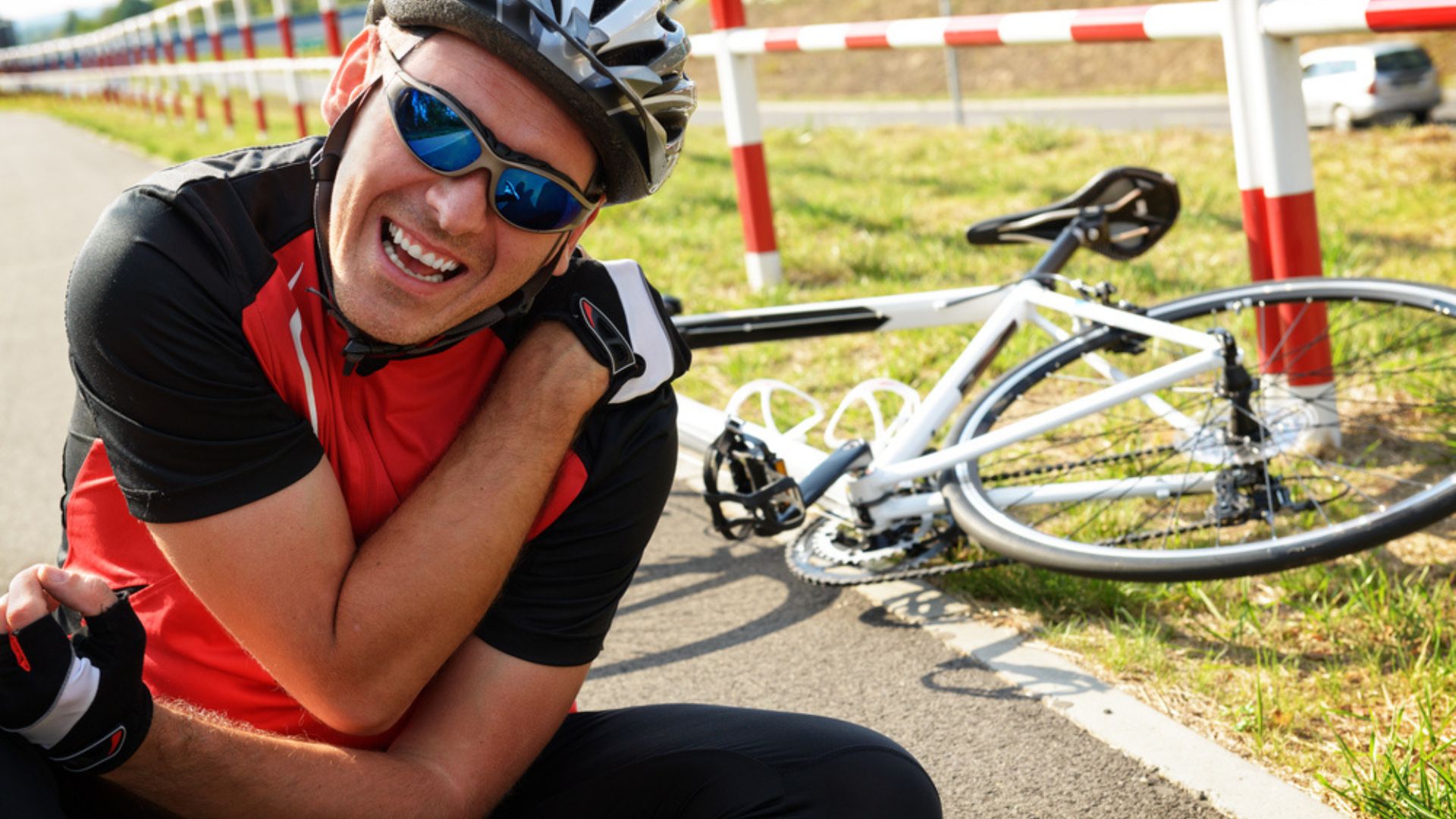 Man suffers shoulder injury in bike accident. Common shoulder injuries treatment Propel Physiotherapy