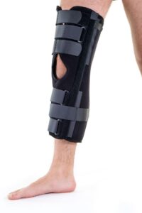 Zimmer splint for knee immobilization. Knee dislocation treatment Propel Physiotherapy.